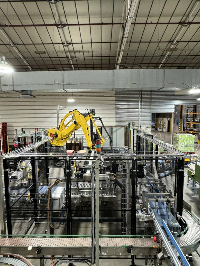 Vue De Hauteur Palettiseur Dans Chaine Production, Réalisation ACCS Packaging Pour Raynal Et Roquelaure